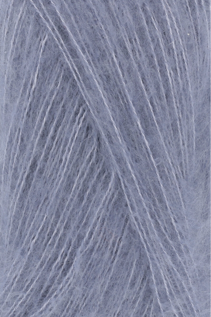 Lang Yarns Cashmere Dreams Yarn, 290m / 25g – Cristal (0033), yarn texture