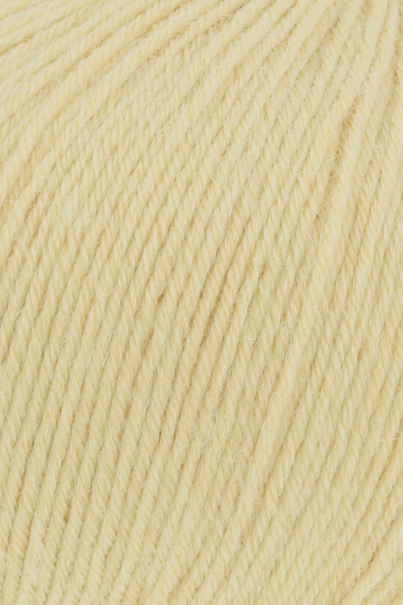 Lang Yarns Alpaca Soxx 6-ply Yarn, 390m / 150g – Yellow (0014), yarn texture