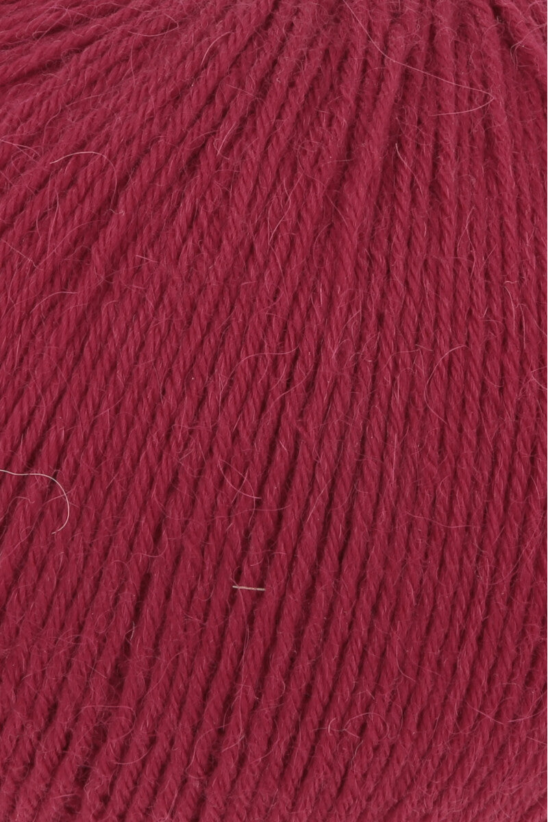 Lang Yarns Alpaca Soxx 6-ply Yarn, 390m / 150g – Geranium (0162), yarn texture