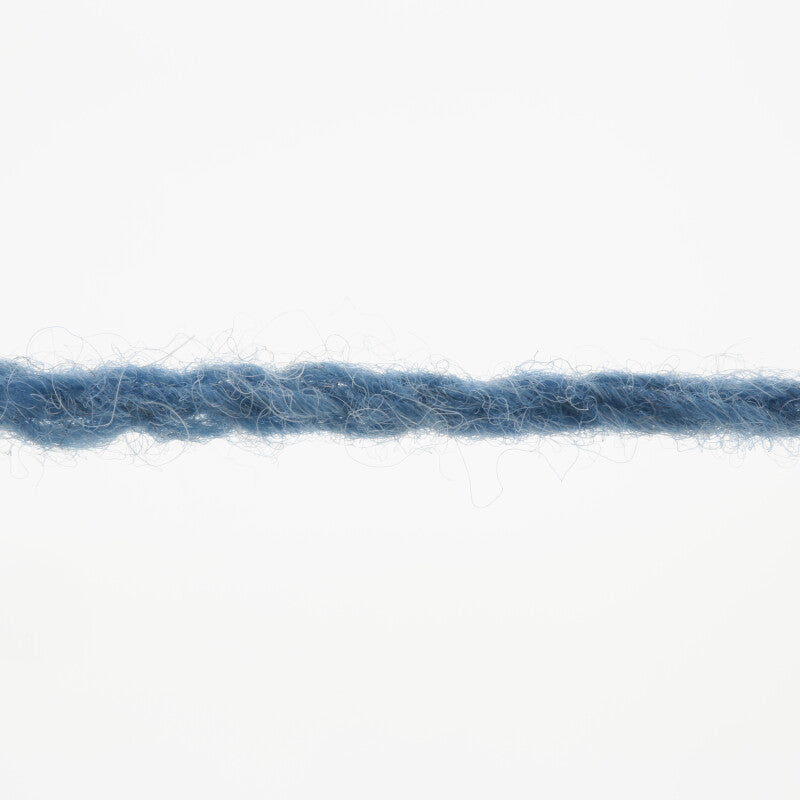 Lang Yarns Yak – 50g / 120m – Azure Mélange (0021) – yarn texture