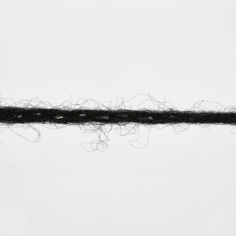 Lang Yarns Vaya – 50g / 200m – Black (0004) – yarn texture