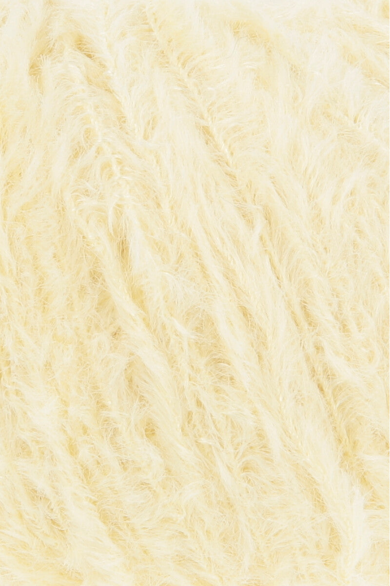 Lang Yarns Velvet – 50g / 170m – Light Yellow (0013) – detail