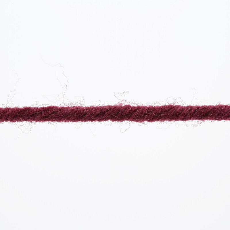 Lang Yarns Merino+ – 50g / 90m – Dark Red (0063) – yarn texture