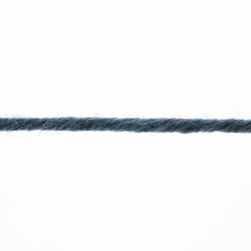 Lang Yarns Merino+ – 50g / 90m – Petrol Mélange (0233) – yarn texture