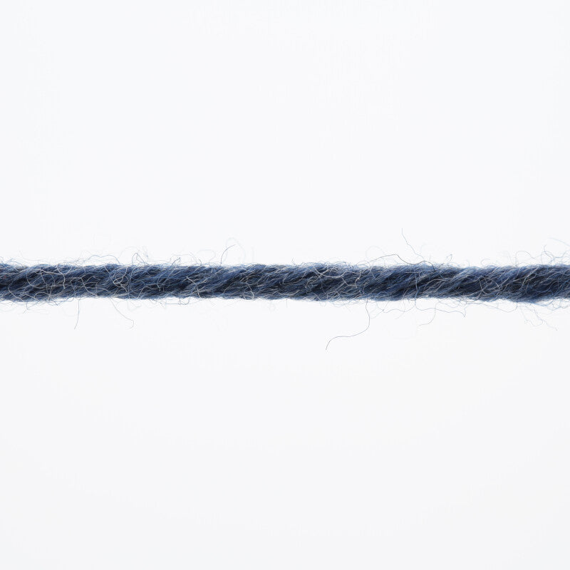 Lang Yarns Merino+ – 50g / 90m – Dark Jeans Mélange (0234) – yarn texture