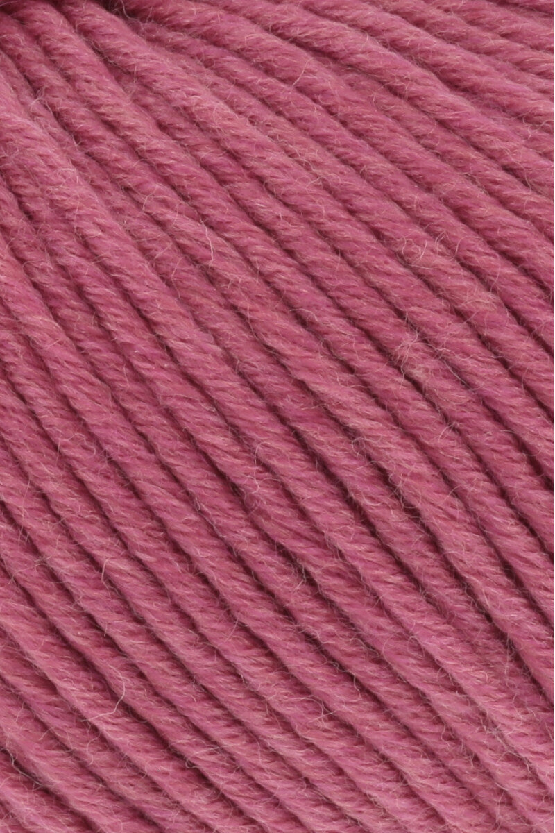 Lang Yarns Merino+ – 50g / 90m – Raspberry Mélange (0265) – detail