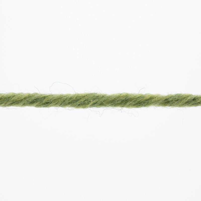 Lang Yarns Merino+ – 50g / 90m – Light Olive Mélange (0297) – yarn texture