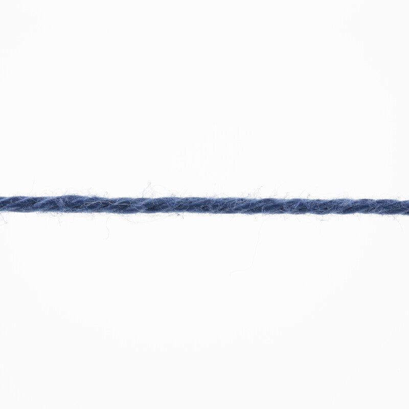 Lang Yarns Quattro – 50g / 120m – Royal Blue (0006) – yarn texture