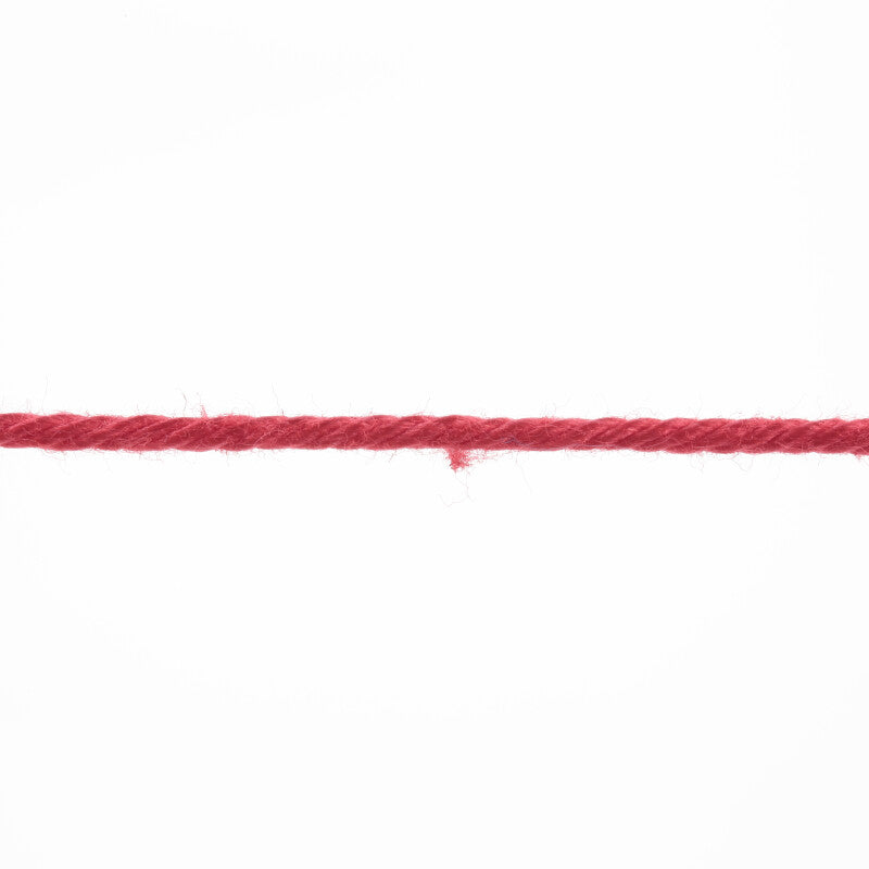 Lang Yarns Quattro – 50g / 120m – Red (0060) – yarn texture