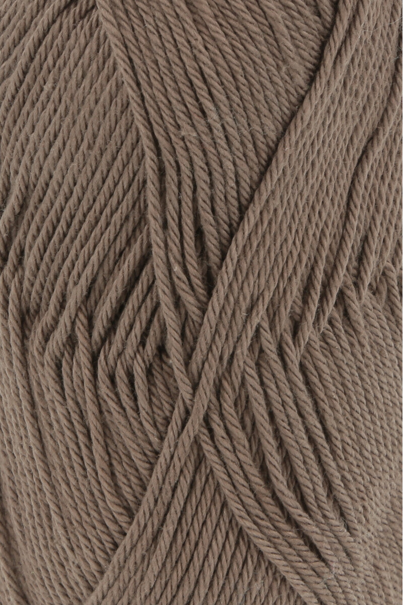 Lang Yarns Quattro – 50g / 120m – Soil (0096) – detail