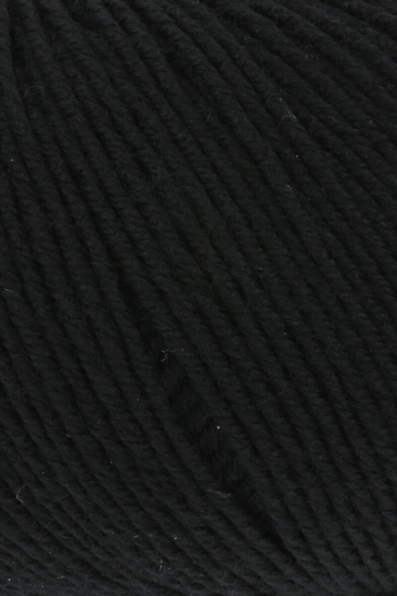 Lang Yarns Merino 150 Yarn, 150m / 50g – Black (0004), yarn texture