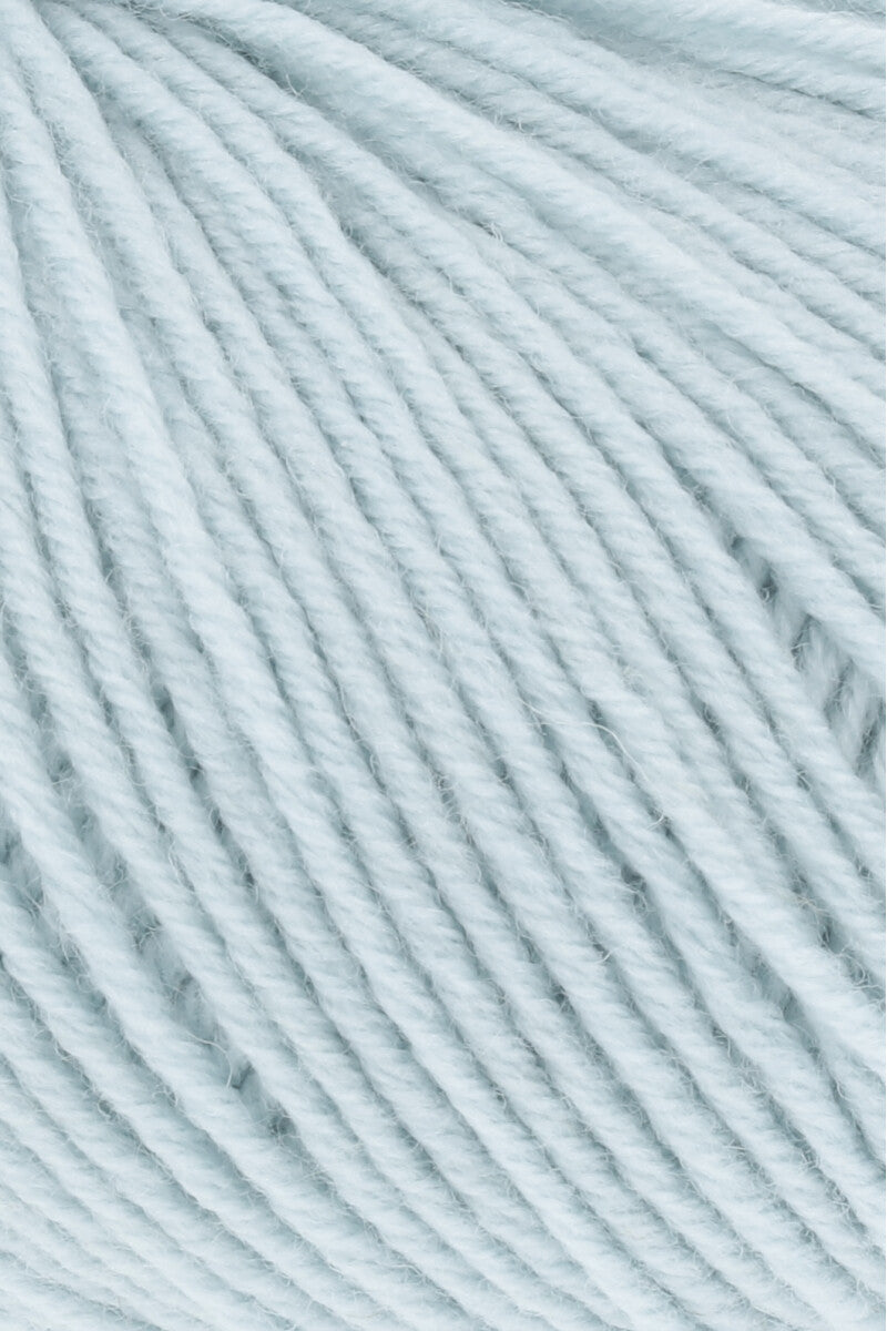 Lang Yarns Merino 150 Yarn, 150m / 50g – Ice Blue (0074), yarn texture