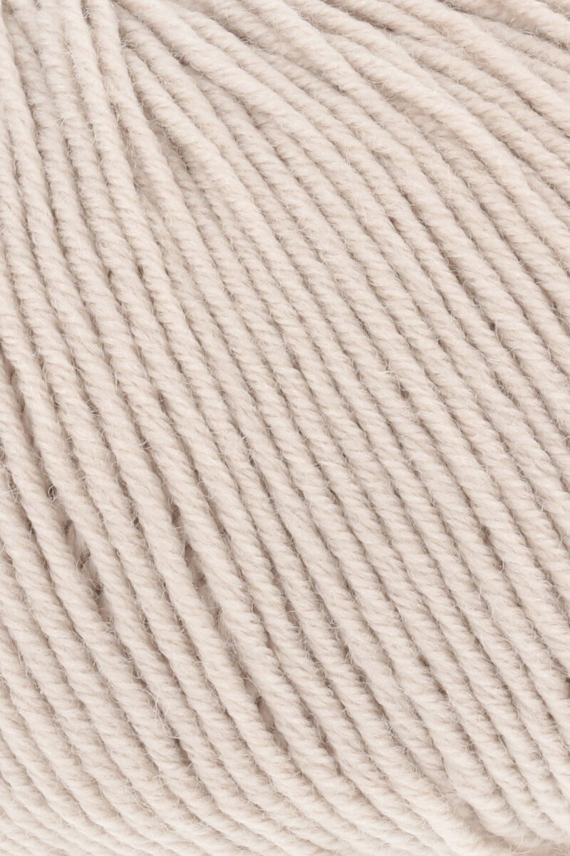 Lang Yarns Merino 150 Yarn, 150m / 50g – Sand (0096), yarn texture