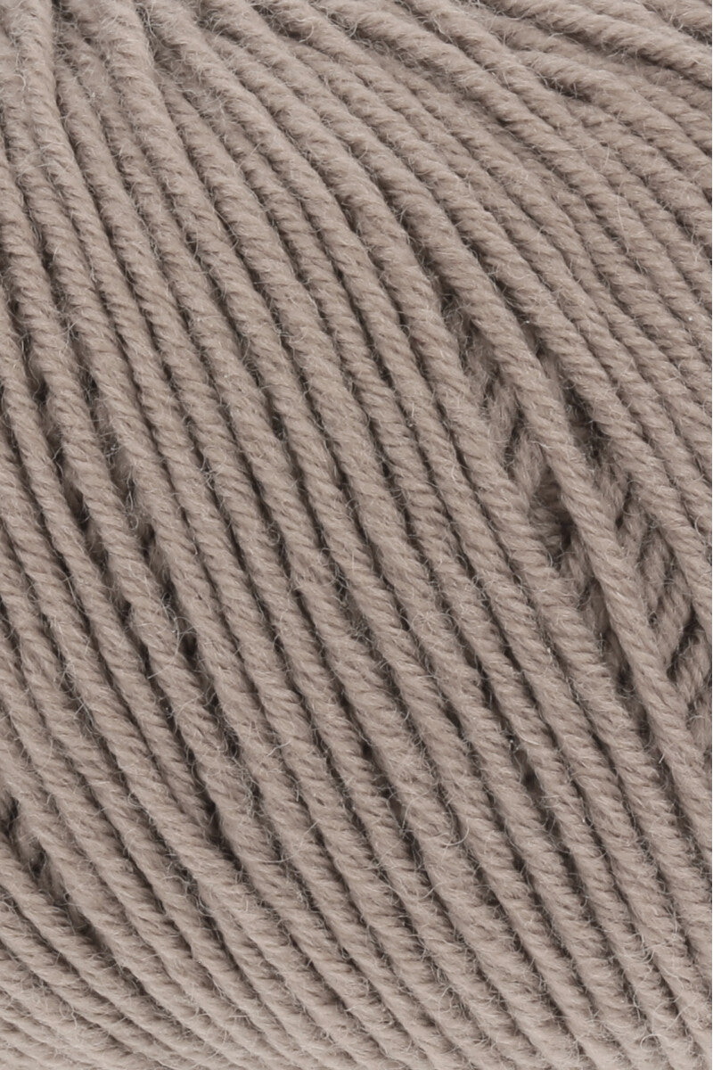 Lang Yarns Merino 150 Yarn, 150m / 50g – Light Brown (0196), yarn texture
