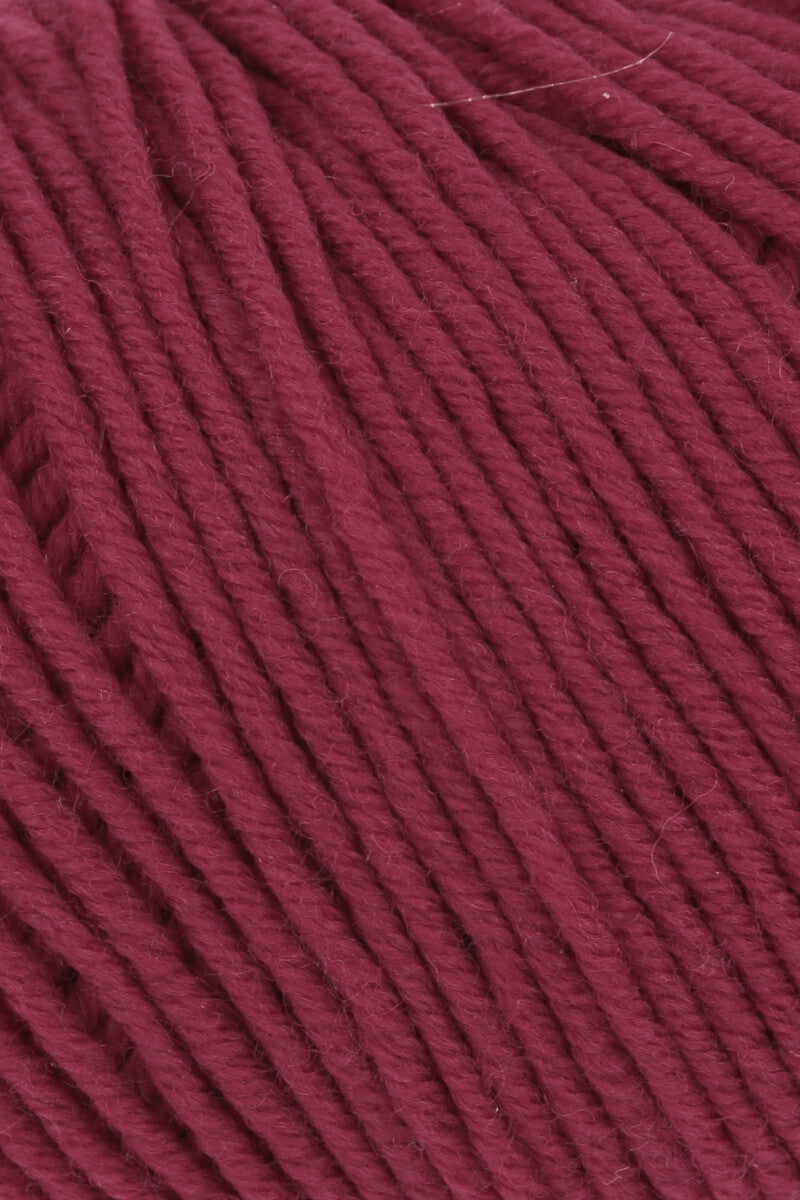 Lang Yarns Merino 120 Yarn, 120m / 50g – Burgundy (0162), yarn texture