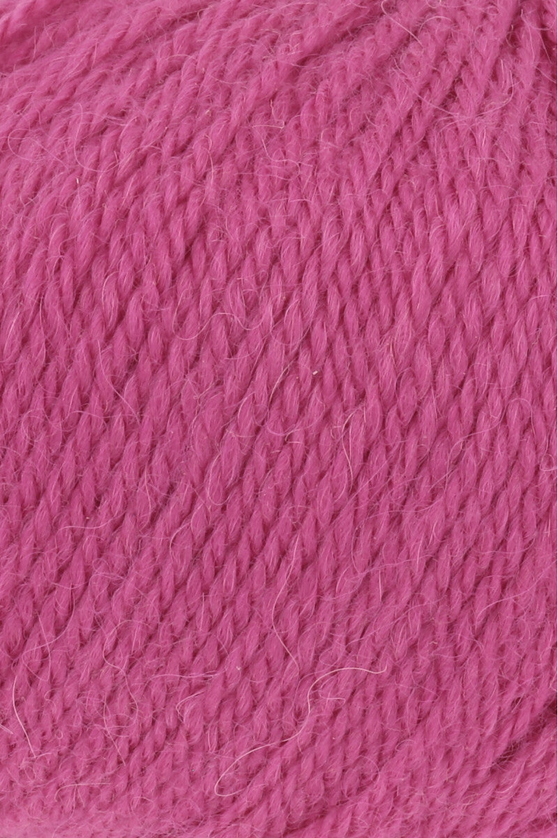 Lang Yarns Baby Alpaca Yarn, 170m / 50g – Pink (0085), yarn texture