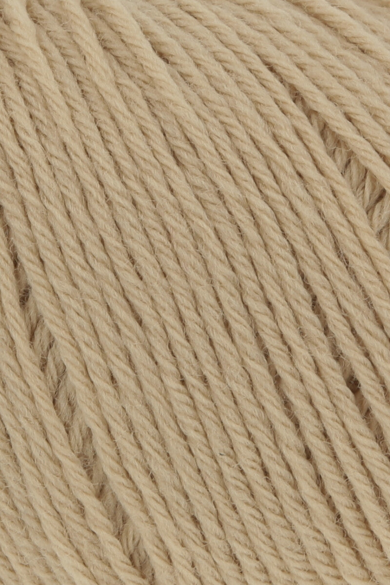 Lang Yarns Merino 200 Bébé Yarn, 203m / 50g – Camel (0339), yarn texture