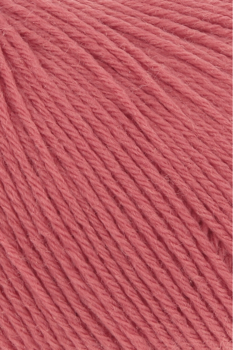 Lang Yarns Merino 200 Bébé Yarn, 203m / 50g – Raspberry (0365), yarn texture