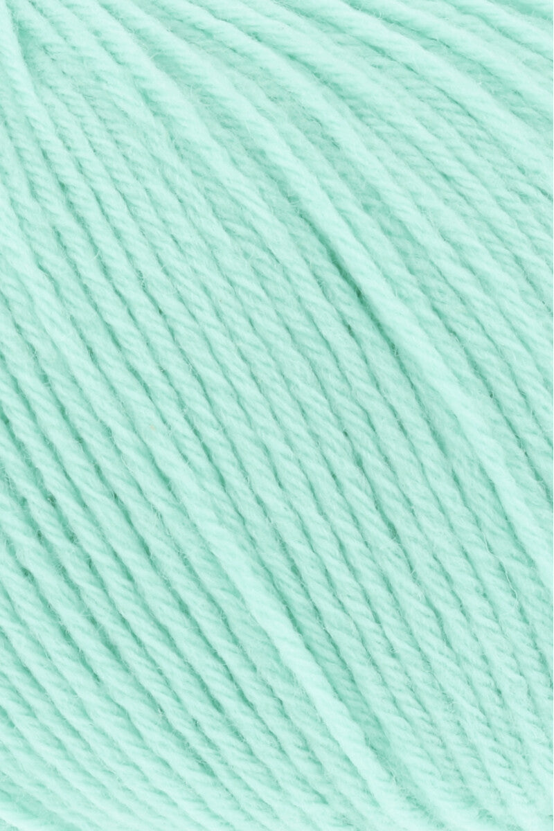 Lang Yarns Merino 200 Bébé Yarn, 203m / 50g – Emerald (0373), yarn texture