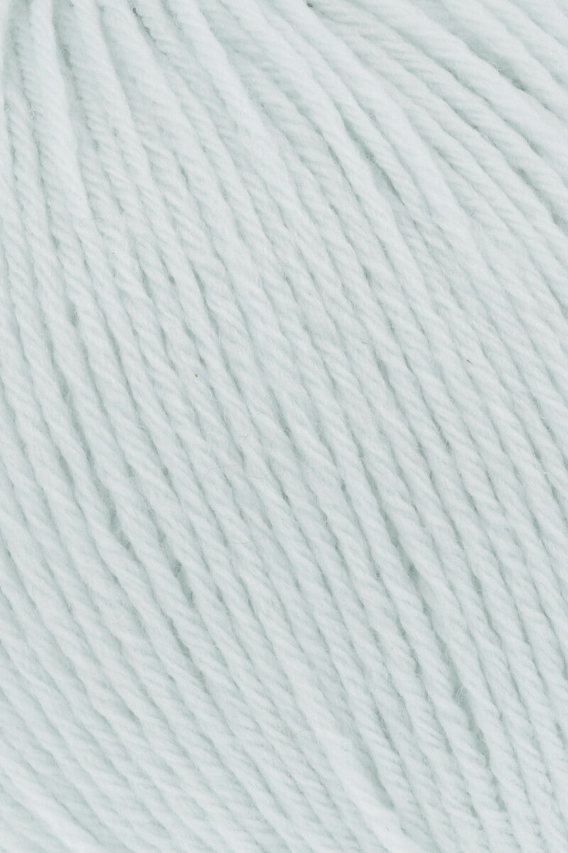 Lang Yarns Merino 200 Bébé Yarn, 203m / 50g – Baby Turquoise (0579), yarn texture