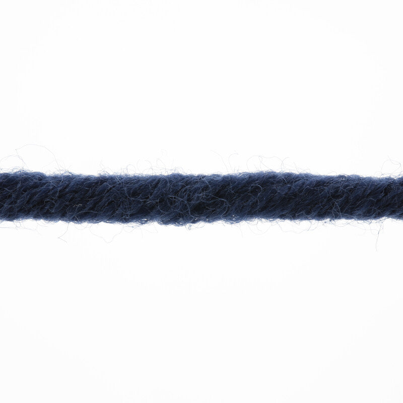 Lang Yarns Merino 50 – 100g / 90m – Blue Marine (0035) – yarn texture