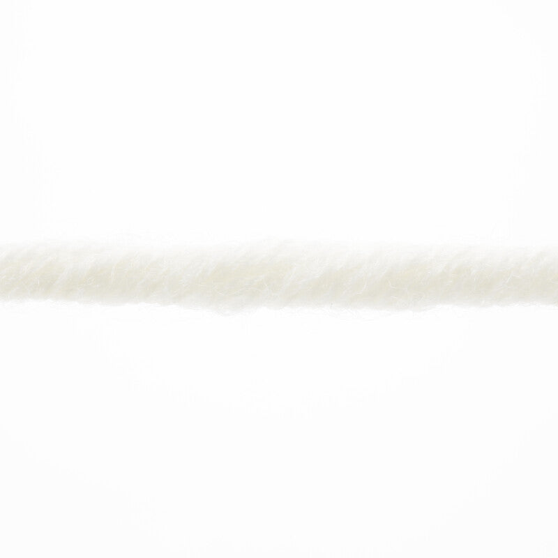 Lang Yarns Merino 50 – 100g / 90m – Offwhite (0094) – yarn texture