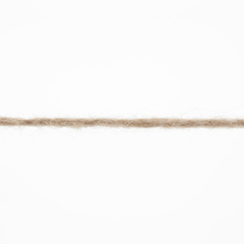 Lang Yarns Cashmere Premium Yarn, 115m / 25g – Camel (0039), yarn strand