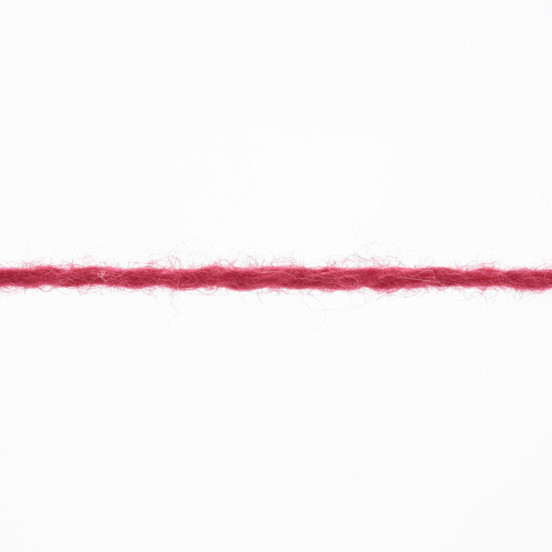 Lang Yarns Cashmere Premium Yarn, 115m / 25g – Red (0060), yarn strand