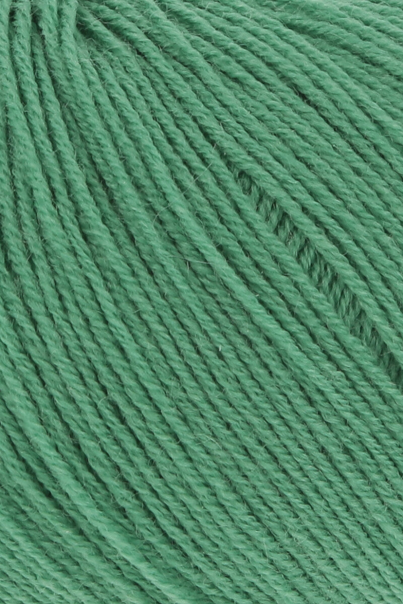 Lang Yarns Merino 400 Lace – 25g / 200m – Bottle Green (0218) – detail