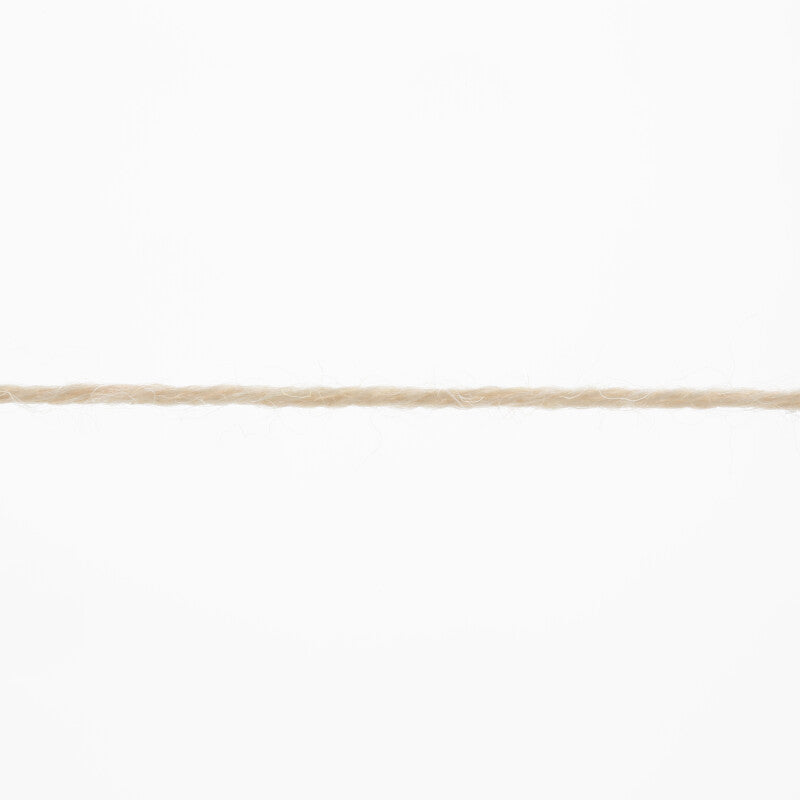 Lang Yarns Merino 400 Lace – 25g / 200m – Beige Mélange (0326) – yarn texture