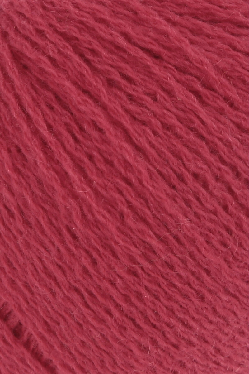 Lang Yarns Cashmere Lace – 25g / 165m – Signal Red (0060) – detail