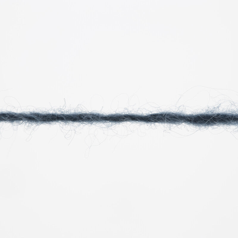 Lang Yarns Cashmere Lace – 25g / 165m – Blue Marine Mélange (0234) – yarn texture