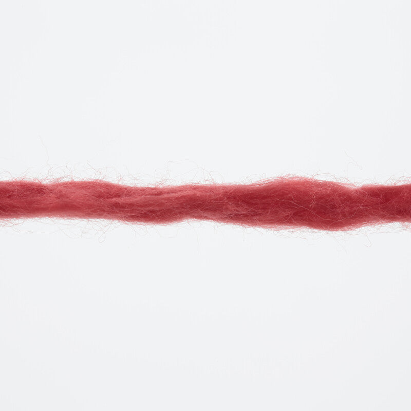 Lang Yarns Amira – 50g / 100m – Red (0060) – yarn texture