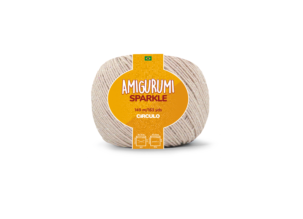 Circulo Amigurumi Sparkle 149 m / 80 g: - Ball of yarn with 'Amigurumi Sparkle' label on a white background