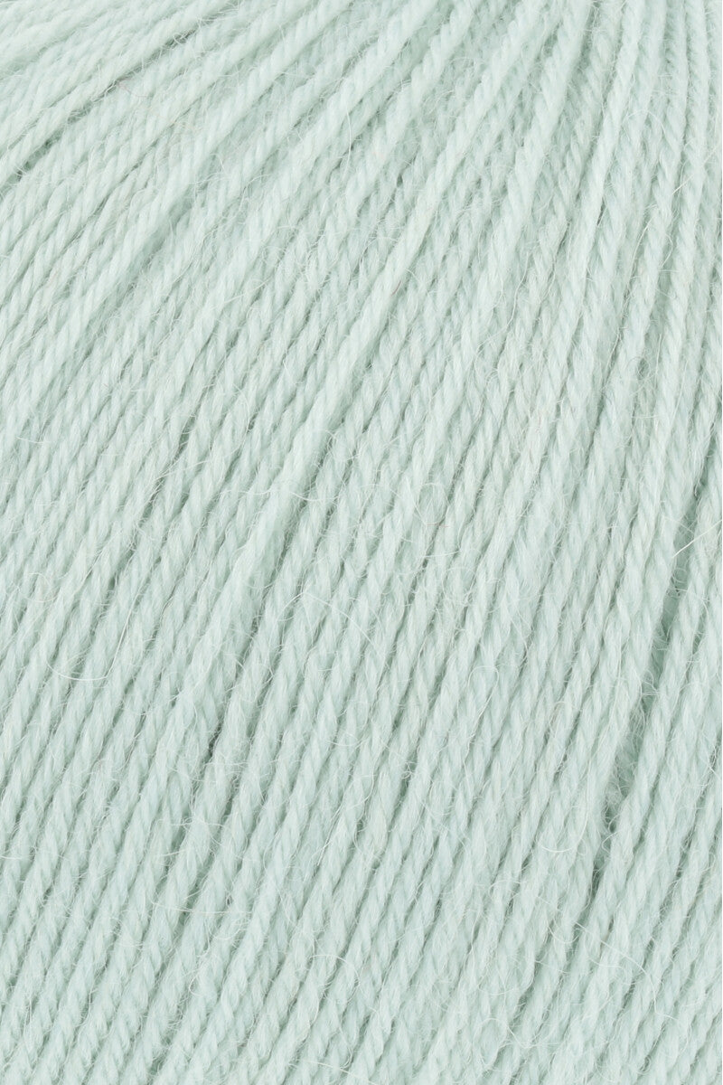 Lang Yarns Alpaca Soxx 4-ply Yarn, 390m / 100g – Sage (0092), yarn texture