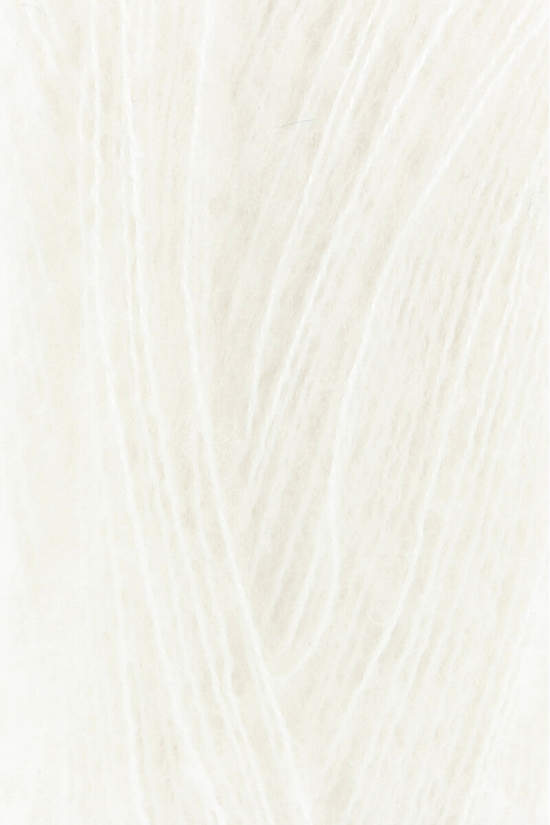 Lang Yarns Cashmere Dreams Yarn, 290m / 25g – White (0001), yarn texture