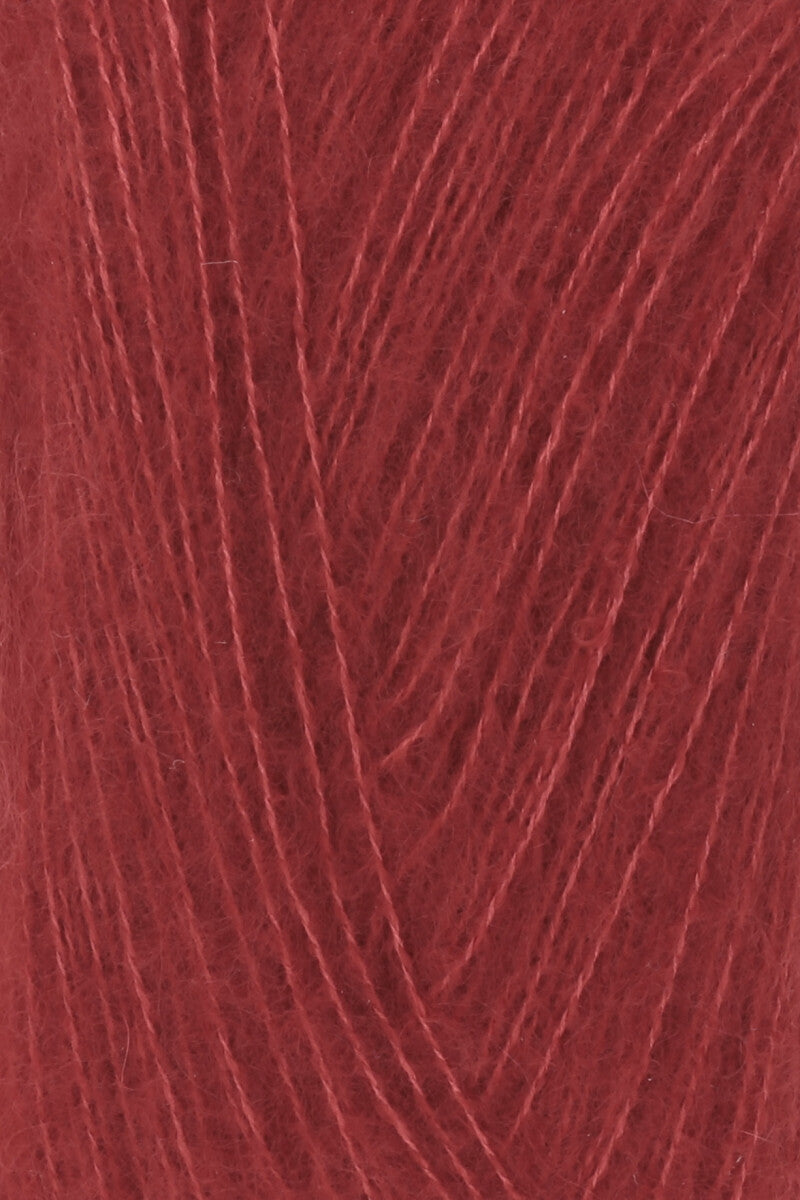Lang Yarns Cashmere Dreams Yarn, 290m / 25g – Red (0060), yarn texture