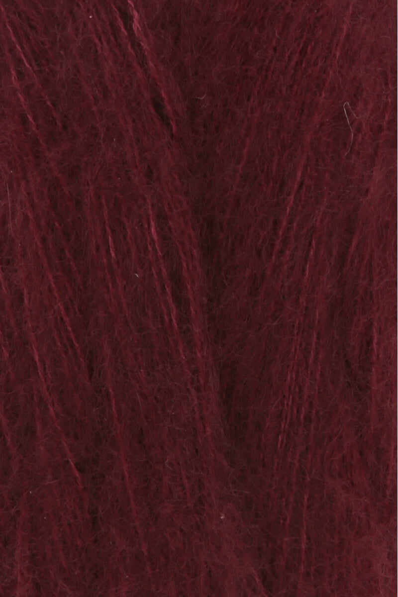Lang Yarns Cashmere Dreams Yarn, 290m / 25g – Bordeaux (0064), yarn texture