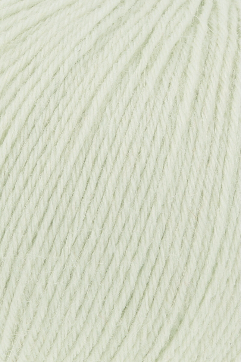 Lang Yarns Alpaca Soxx 6-ply Yarn, 390m / 150g – Light Sage (0092), yarn texture