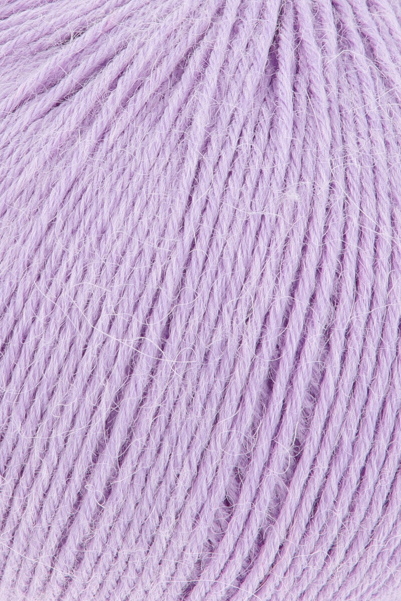 Lang Yarns Alpaca Soxx 6-ply Yarn, 390m / 150g – Mauve (0145), yarn texture