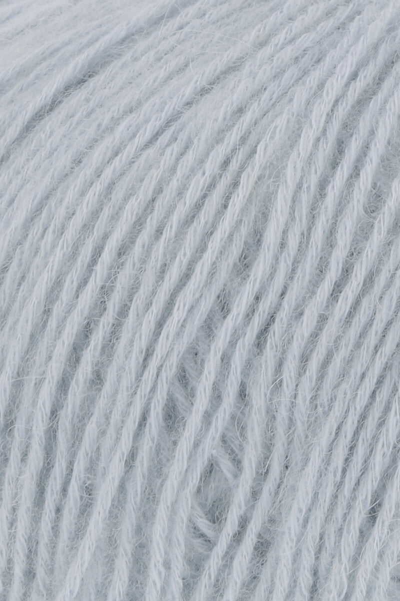 Lang Yarns Regina – 50g / 175m – Light Blue (0020) – detail