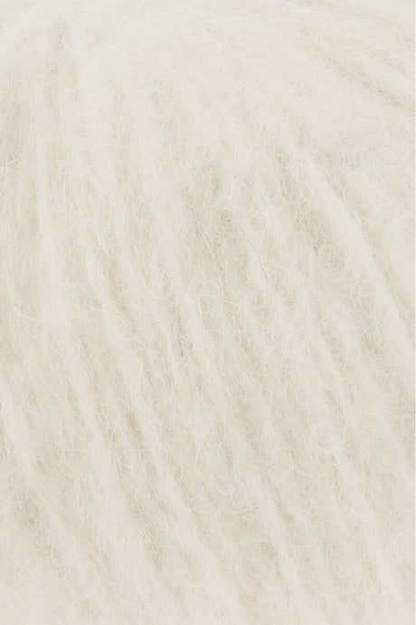 Lang Yarns Baby Lama – 50g / 120m – White (0001) – detail