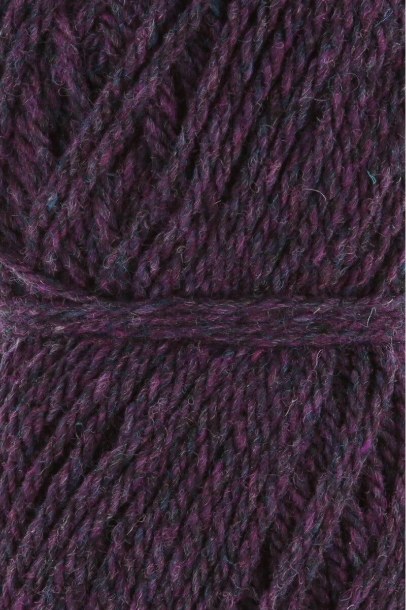 Lang Yarns Donegal Woolen Spun Yarn, 105m / 50g – Eggplant (0080), yarn texture