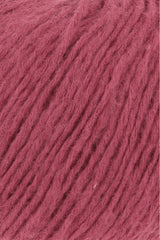 Lang Yarns Whisper – 50g / 125m – Berry (0066) – detail