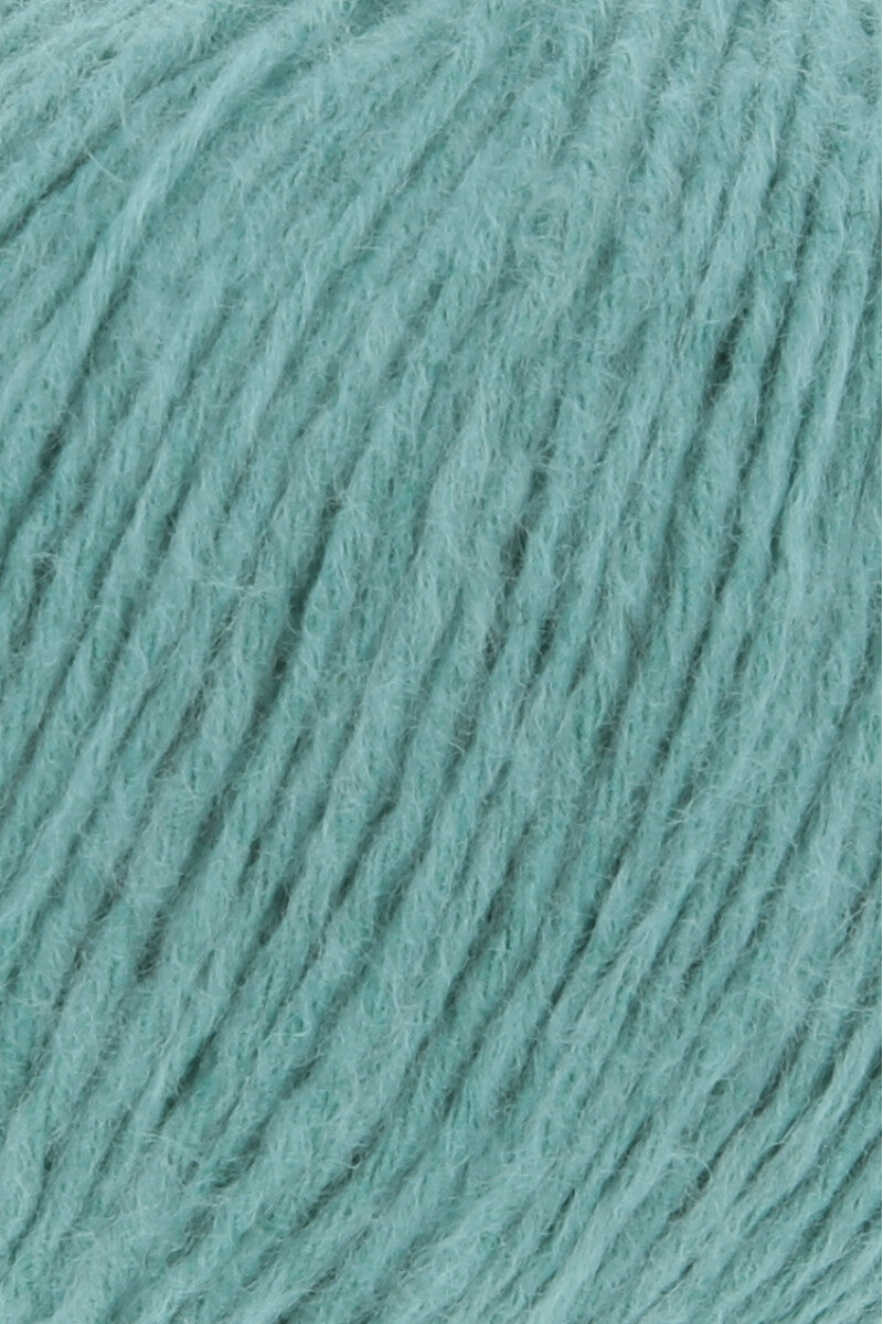 Lang Yarns Whisper – 50g / 125m – Jade (0074) – detail