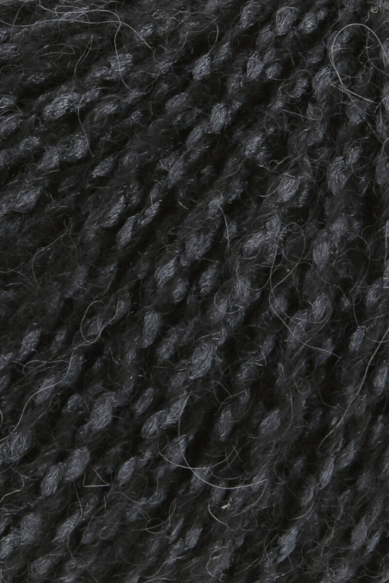 Lang Yarns Luma – 50g / 120m – Black (0004) – detail
