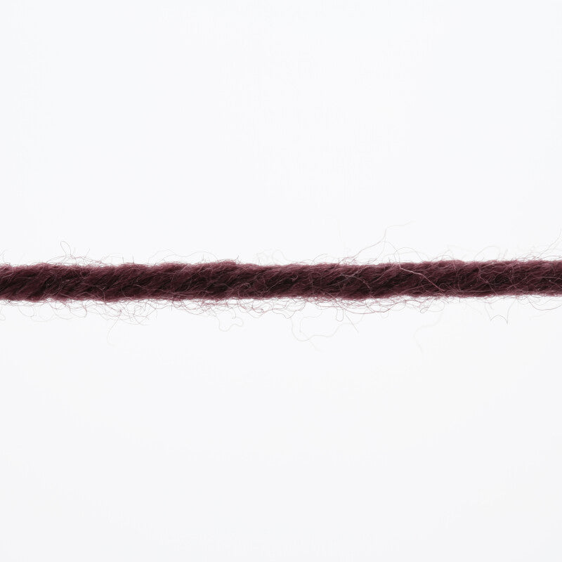 Lang Yarns Merino+ – 50g / 90m – Bordeaux (0164) – yarn texture