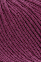 Lang Yarns Merino+ – 50g / 90m – Fuchsia (0166) – detail