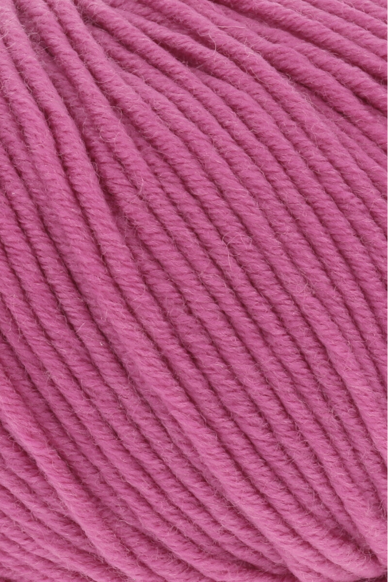 Lang Yarns Merino+ – 50g / 90m – Pink (0185) – detail