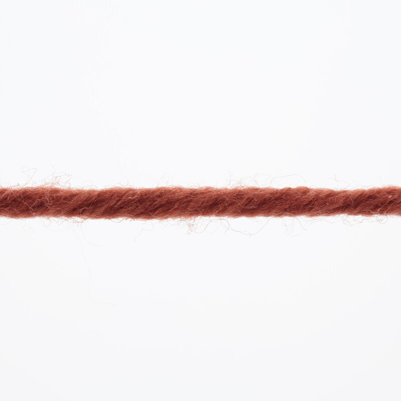 Lang Yarns Merino+ – 50g / 90m – Brick (0187) – yarn texture